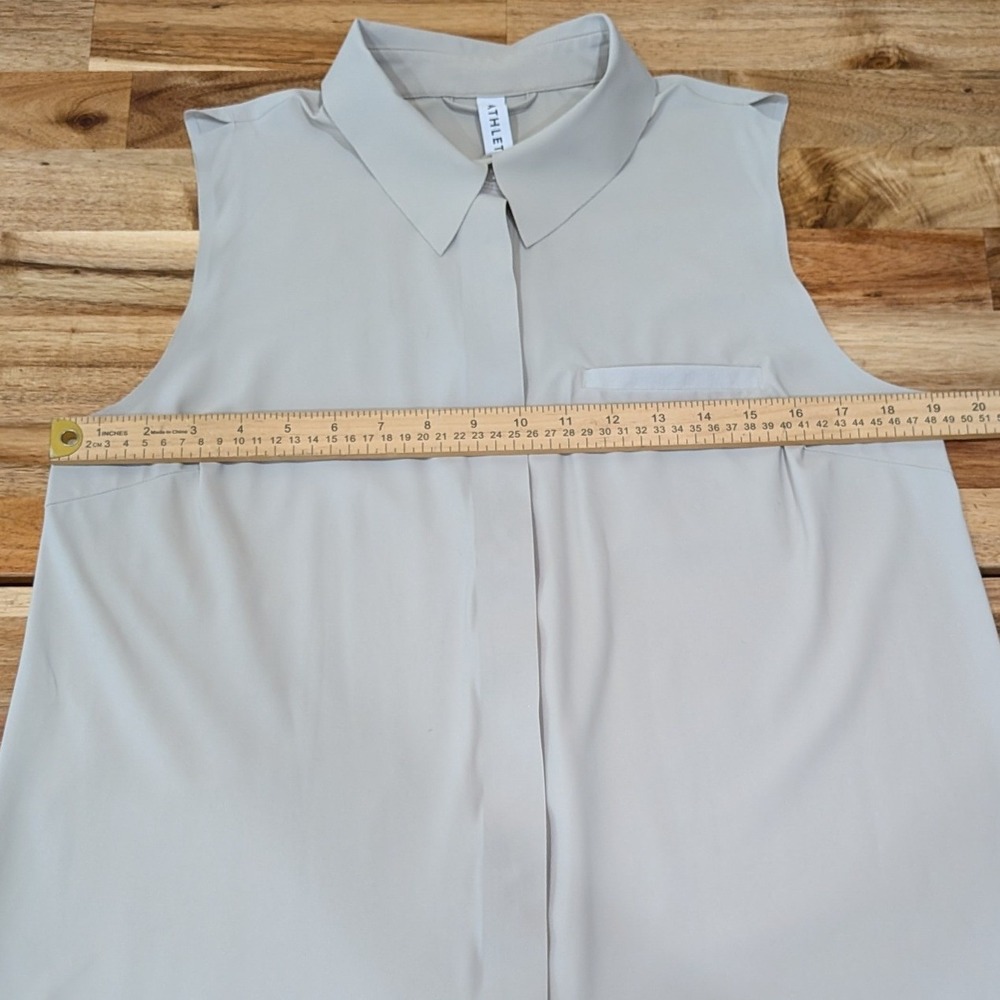 Athleta Womens Urbanite Tank Size M Beige Sleeveless Button Down Travel Blouse - Picture 10 of 12